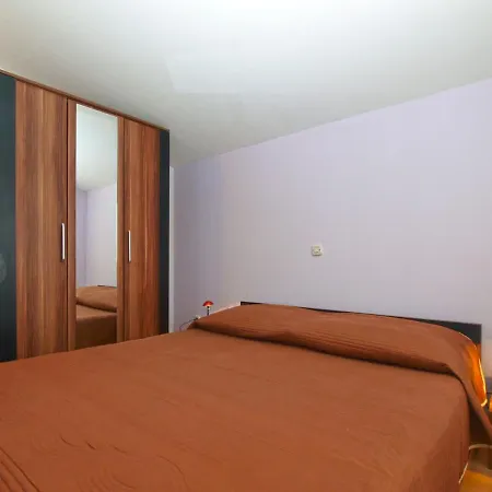 Josip 1324 Apartamento *